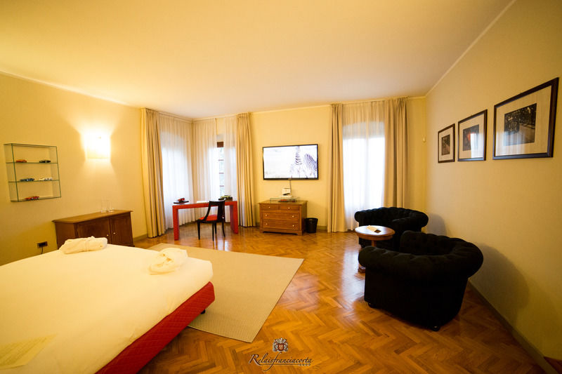 Relaisfranciacorta Hotel คอร์เตฟรังกา ภายนอก รูปภาพ