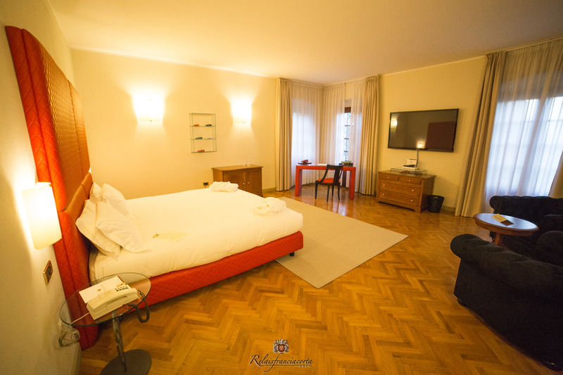 Relaisfranciacorta Hotel คอร์เตฟรังกา ภายนอก รูปภาพ